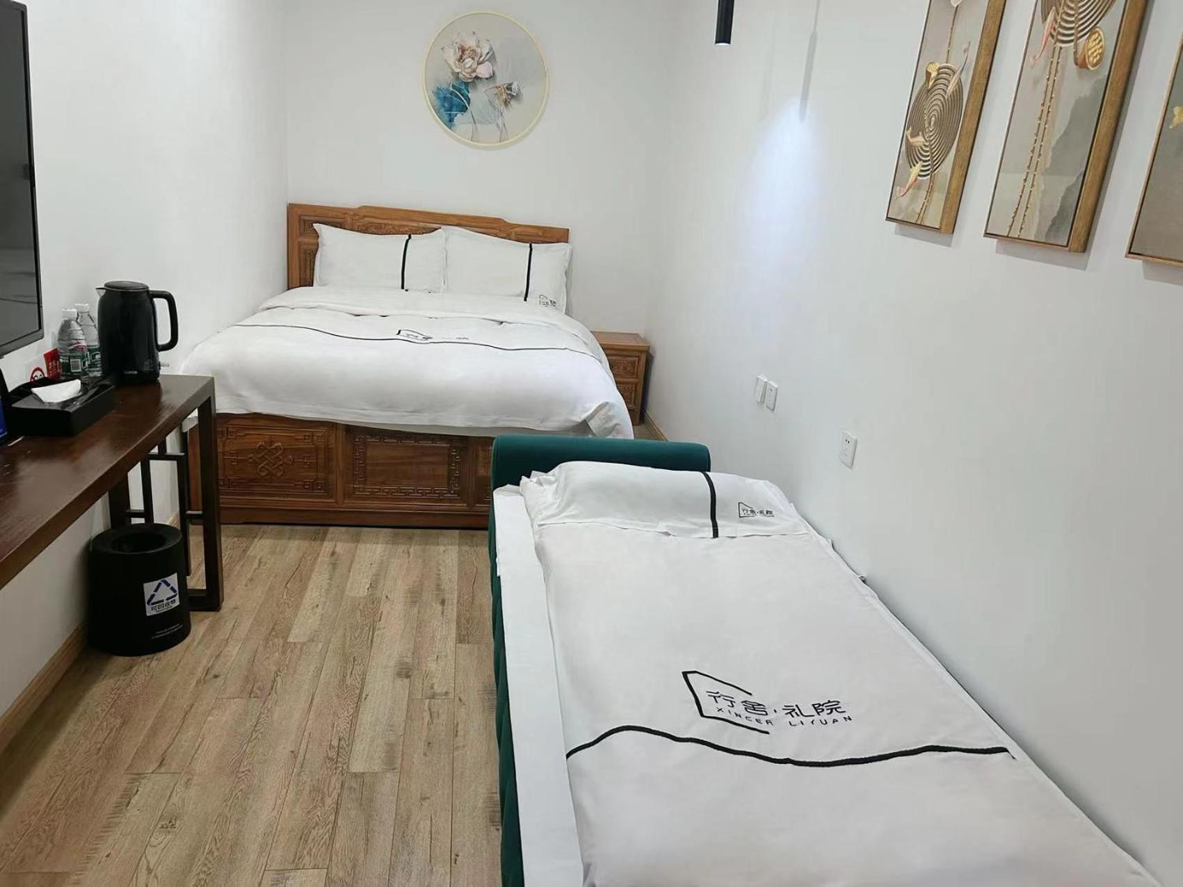 Xingshe Alley Courtyard Hotel Beijing Wangfujing Forbidden City Branch - Breakfast Included & English Speaking Reception & Free Wifi And Laundry Room & Hutong Culture & Cat-Keeping & Flower-Growing Terrace & One Day Tour Service & Free Coffee Dış mekan fotoğraf